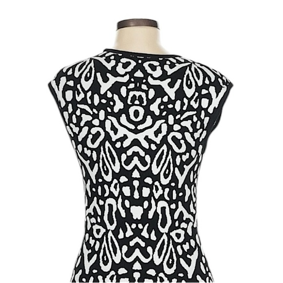 Felicity & Coco Abstract Animal Print Stretchy Bodycon Knit Midi Dress Size L - Picture 4 of 9